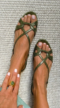 Flade slingback-sandaler med slangeeffekt i bronze og åben tå