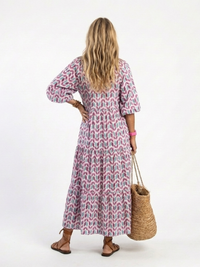 Mireya | Lagdelt midikjole med geometrisk print og lange ærmer