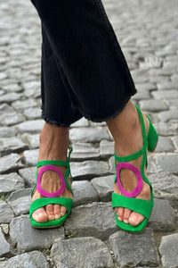 Sandaler med kantet tå og rund udskæring