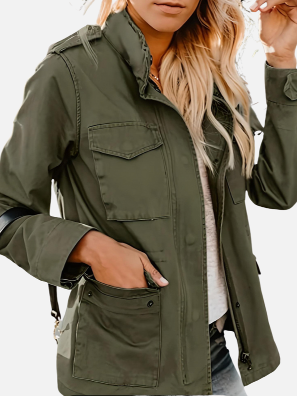 Camilla | Utility Jakke med Ståkrave & Lynlås